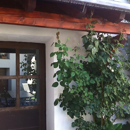 La Maison Carolane ラトゥール＝ドゥ＝カロル エクステリア 写真
